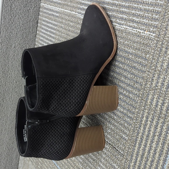 2/$40 Deal! Ankle heeled boots size 10 - Picture 6 of 6